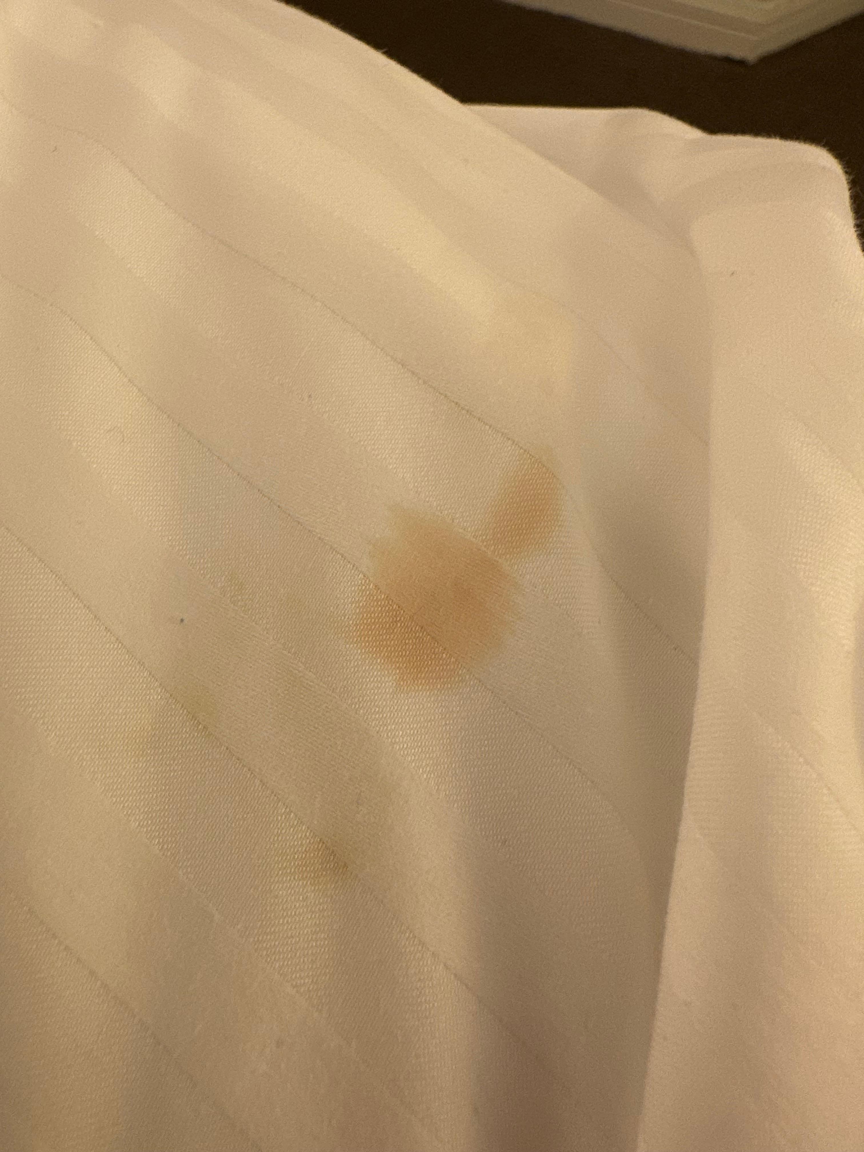 Stained sheets that they never even responded to requests to bing replacement for 