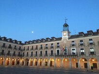 La plaza Mayor tan acogedora como el hotel cerquita