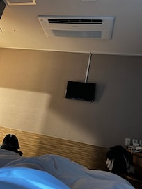 風口位對正床頭床身吹~