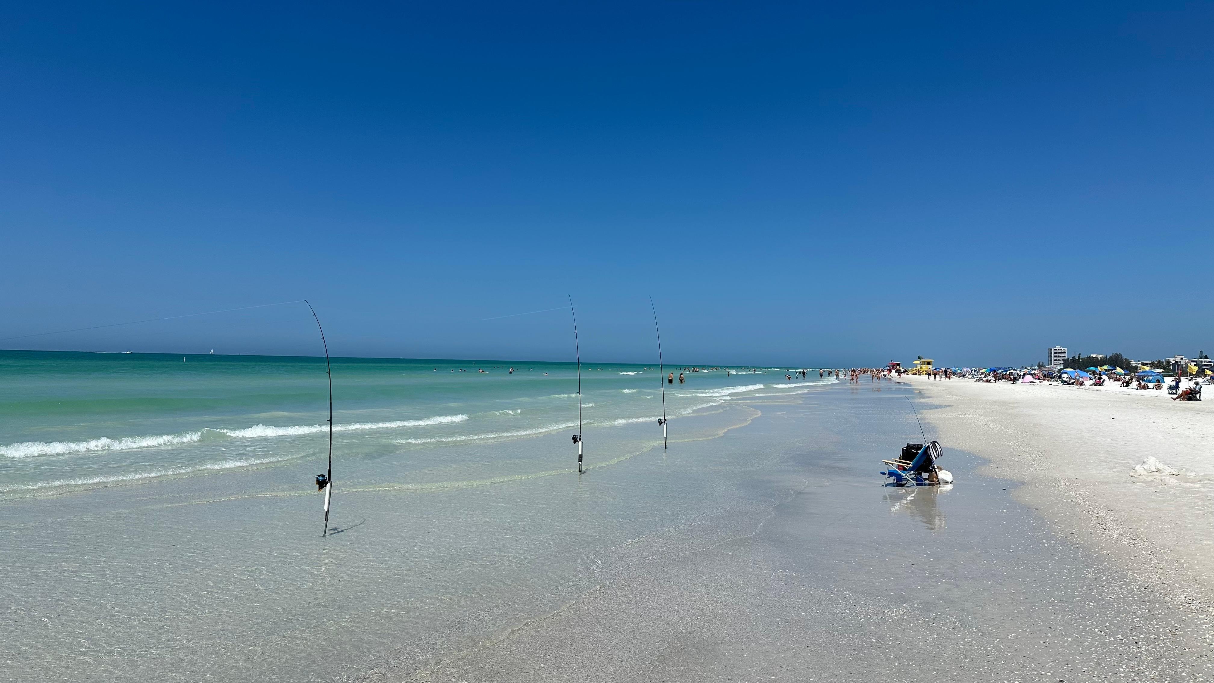 Gåtur langs stranden til village