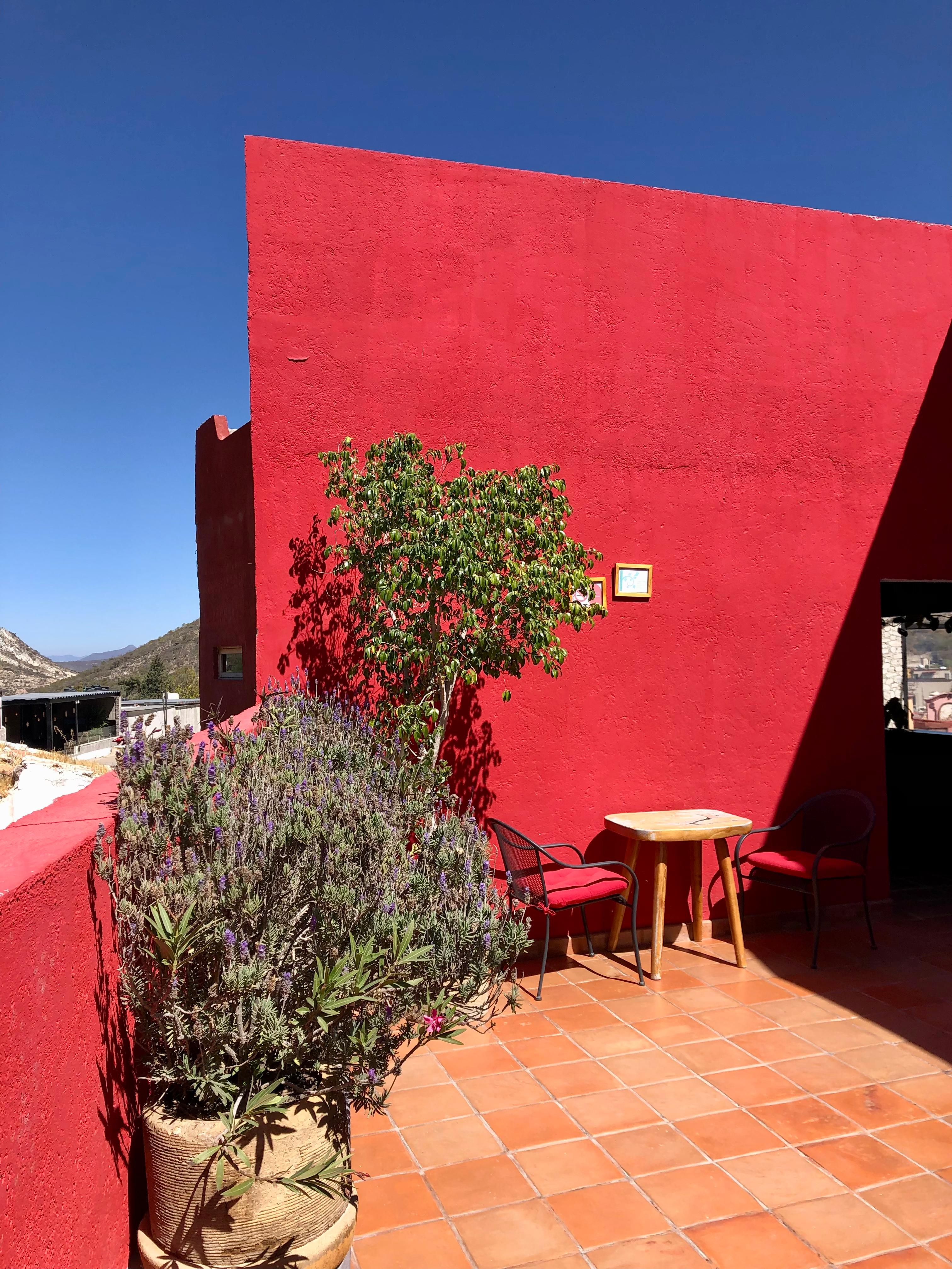 Rooftop terrace with a view of the Peña de Bernal