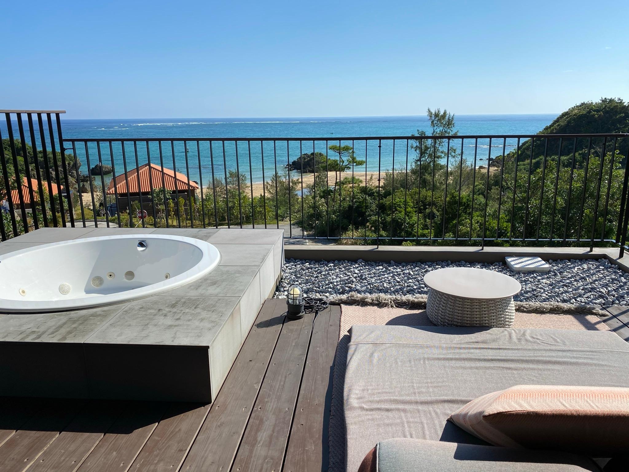 テラスのジャグジー