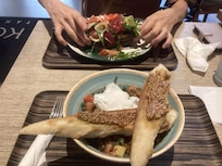 Lunch au restaurant de l’hôtel.