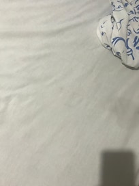 Lençol sujo e manchado