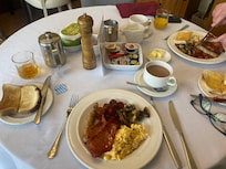 Beautiful English breakfast, wheat and dairy free.