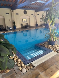 Nice pool and hot tub