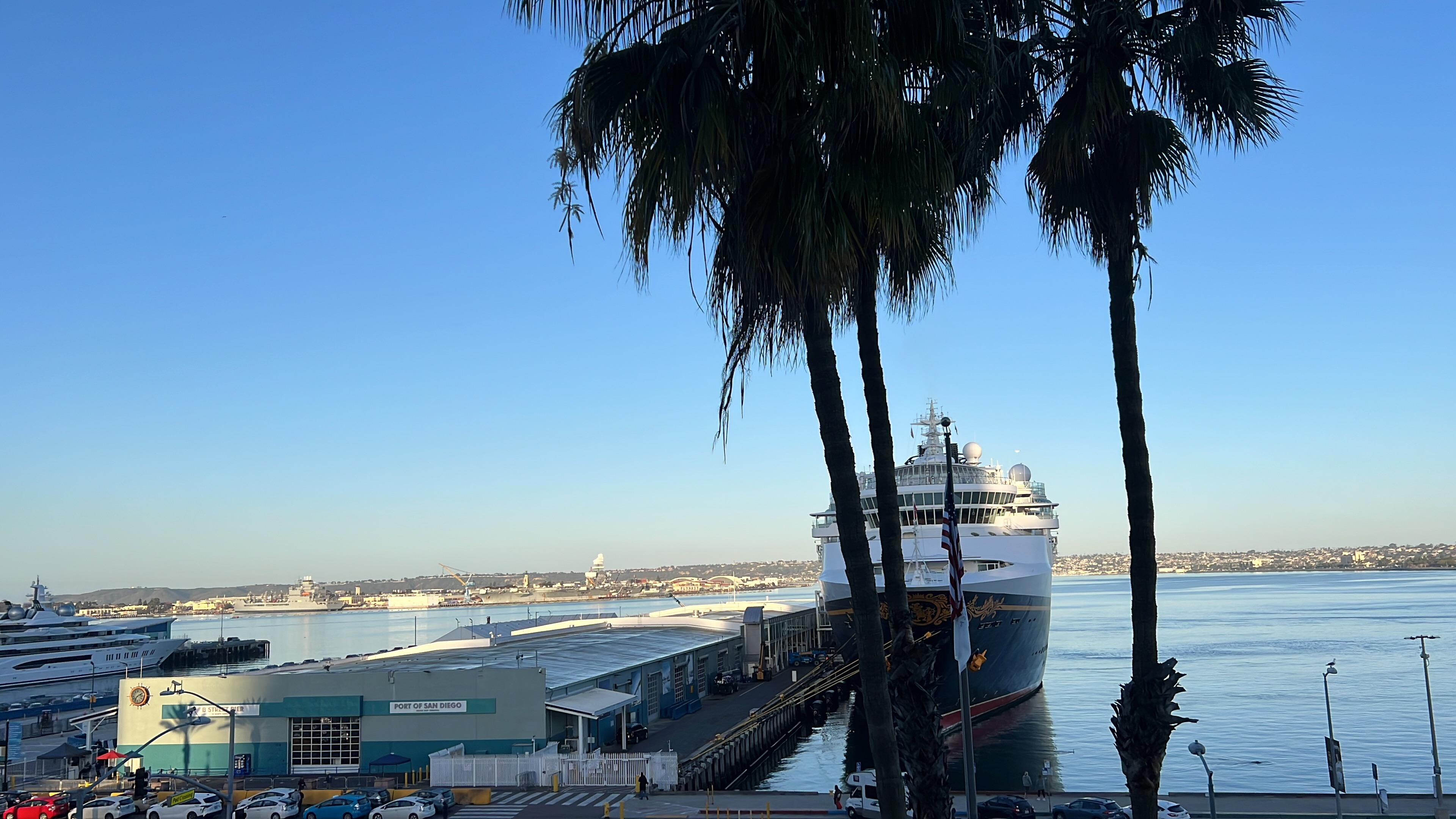 Vista del puerto de San Diego desde la habitación.