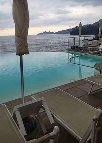 Piscine chauffée.
Beach Club.