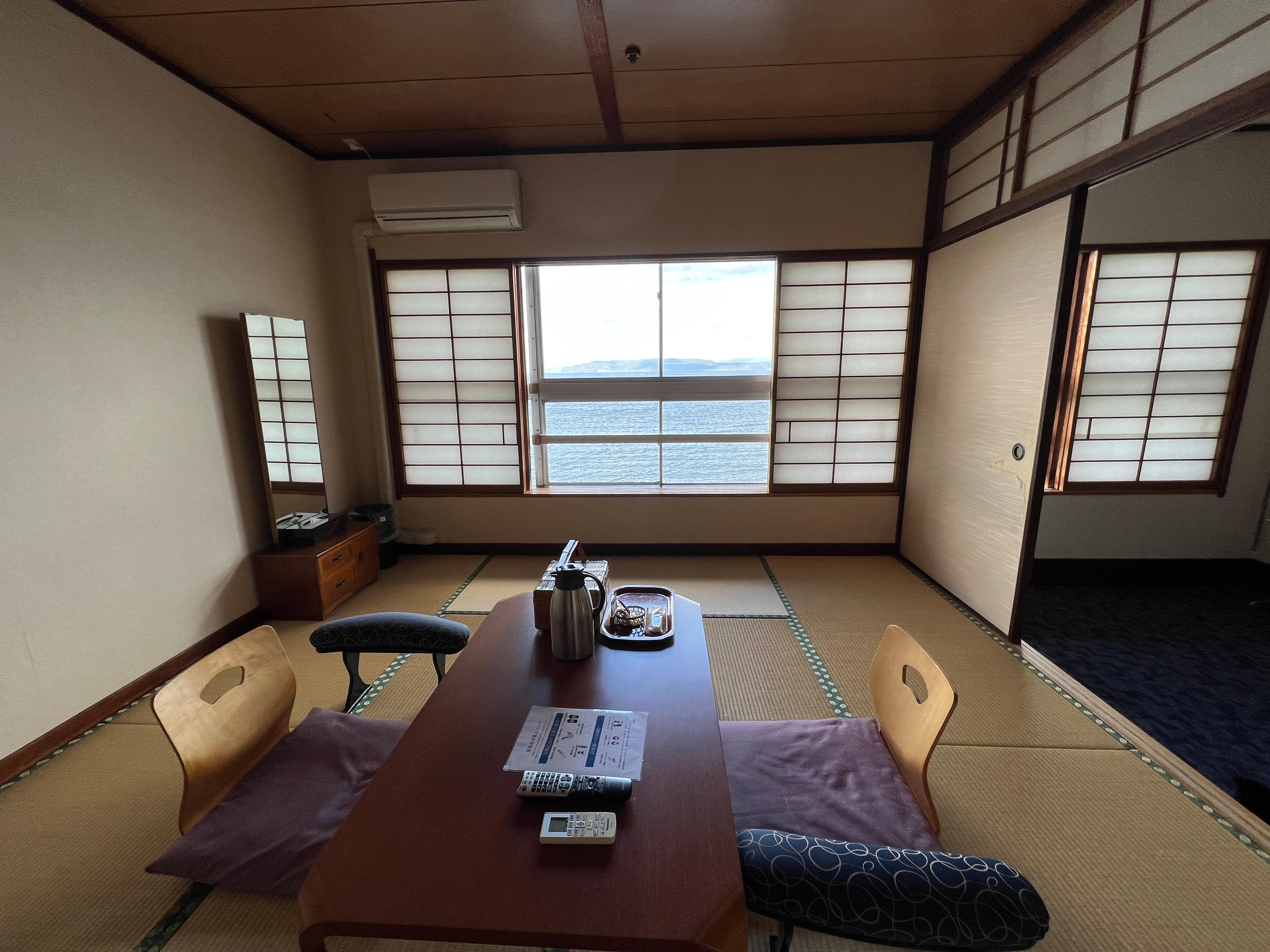 Tatami room