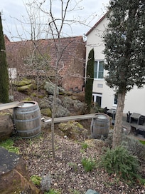 Anlage hinter dem Hotel