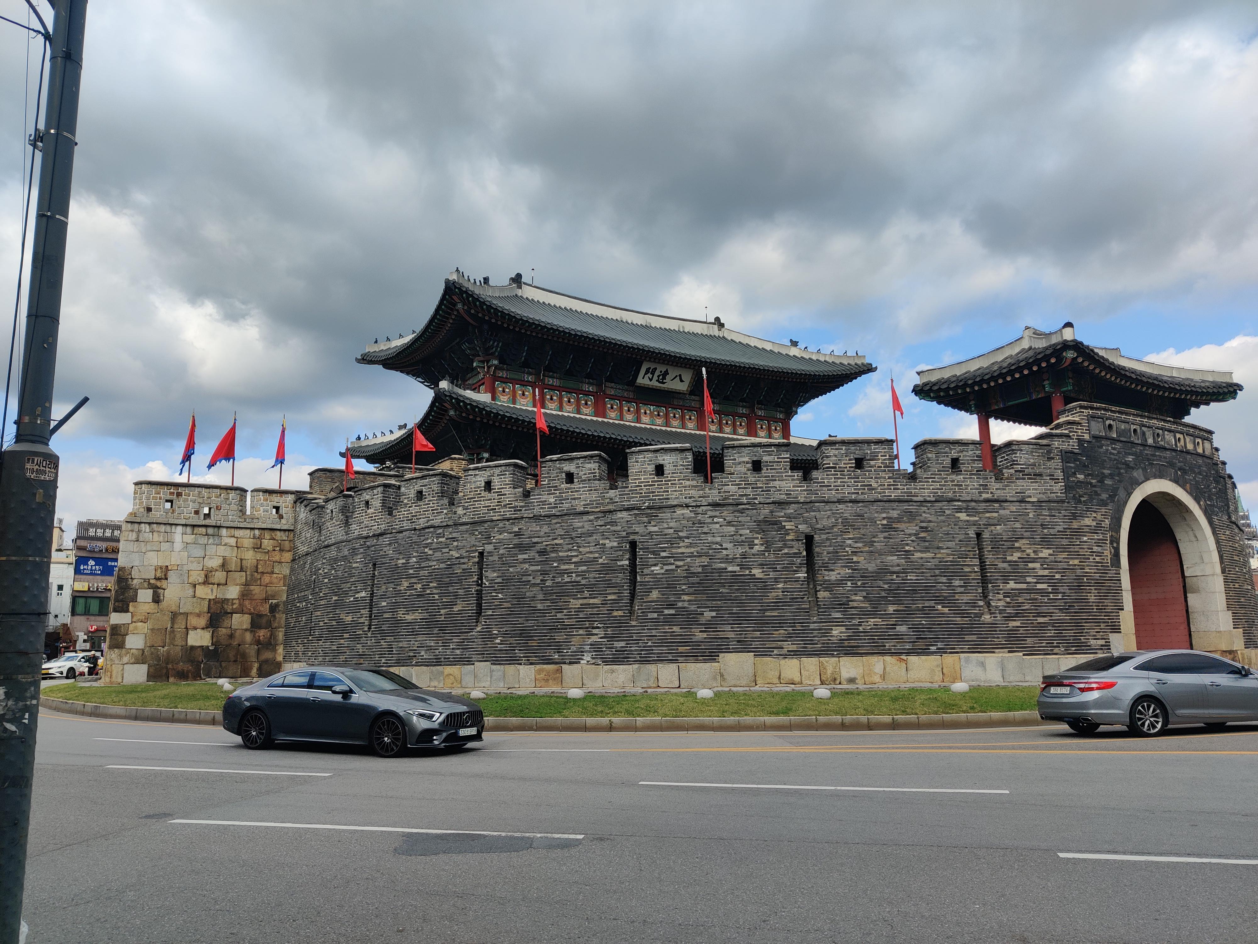 Suwon fortress gate 