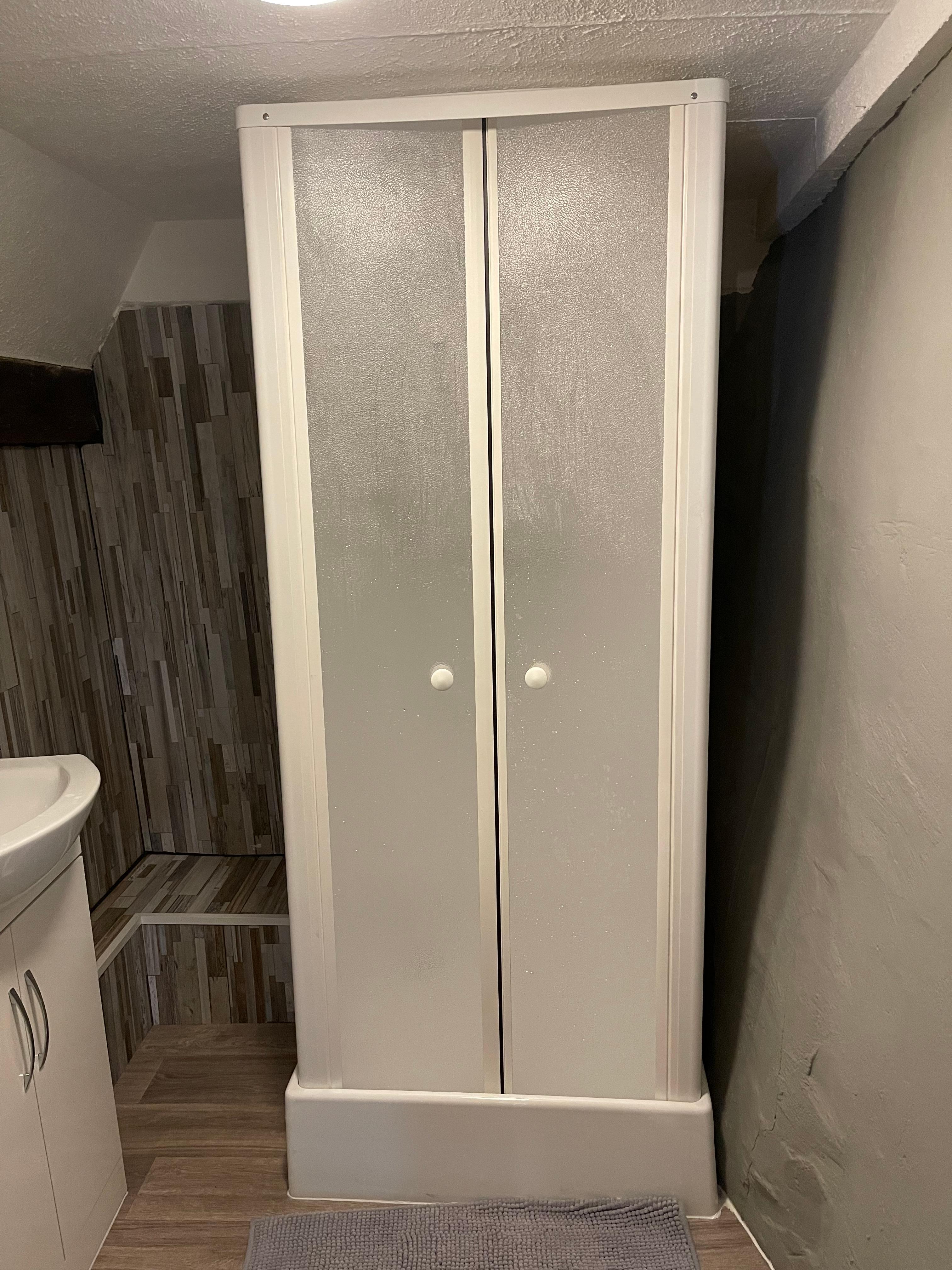 The wet wardrobe/shower