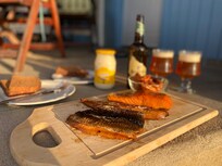 Røget fisk (Købt i Hasle)på terrassen ved lejligheden i solnedgangen