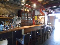 Bar ouvert le soir, également pour le petit-déjeuner