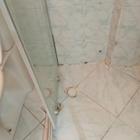 Joint de la douche moisi