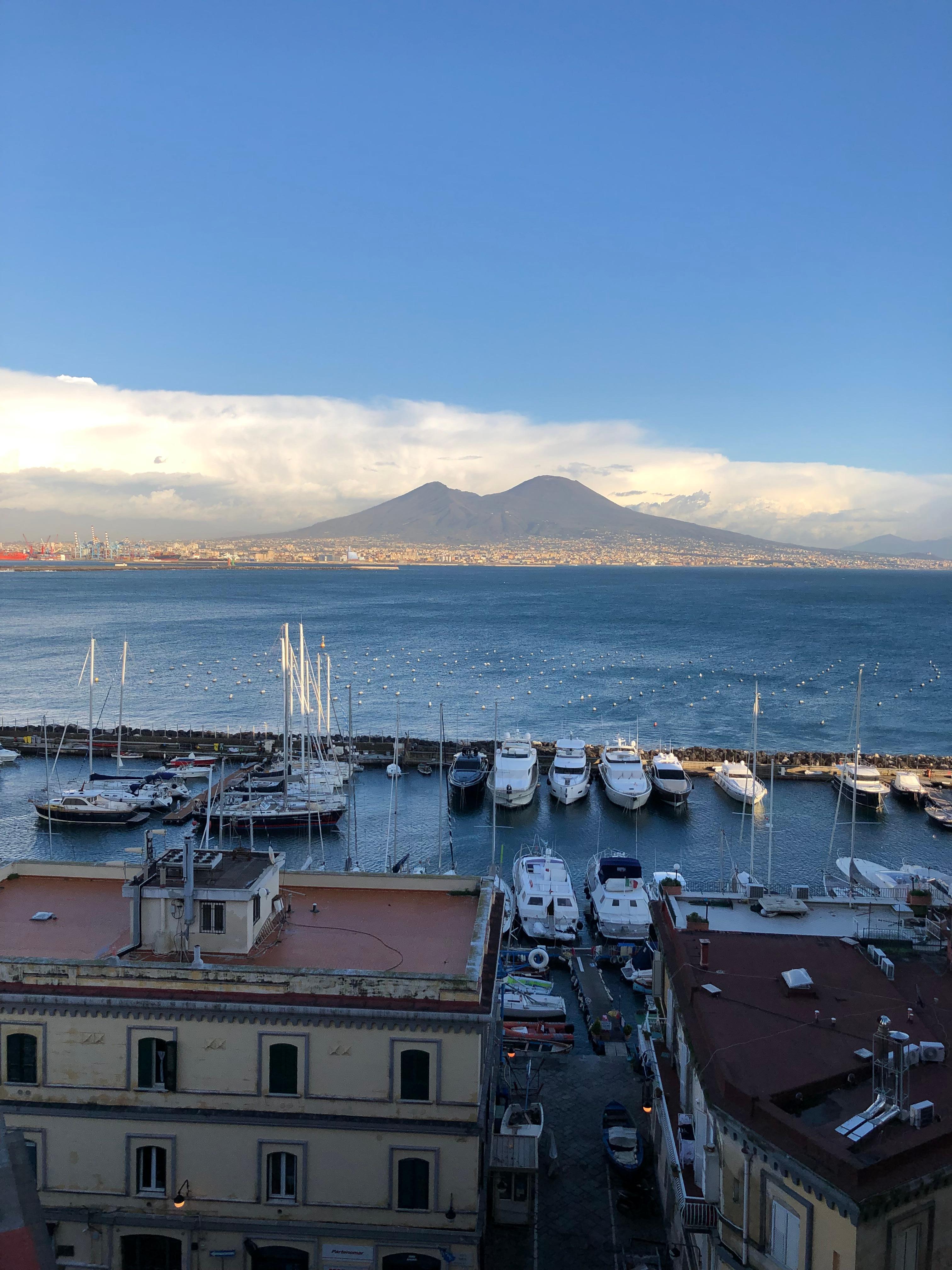 Vista Vesuviana dal castel dell’Ovo