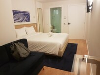 Quarto casal com banheiro privativo