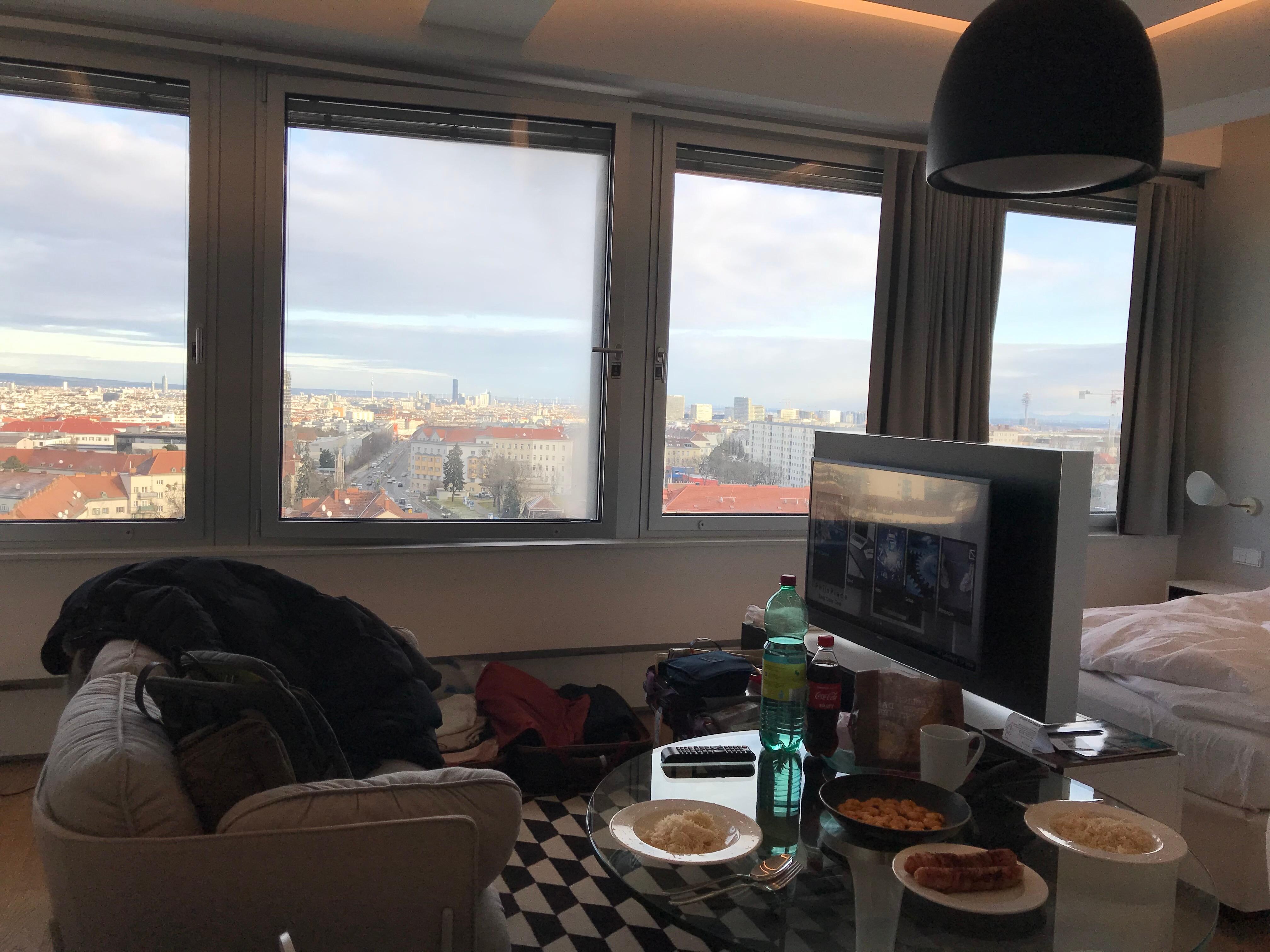 11층 룸에서 본 시내 뷰 ^^ 마트에서 장봐서 식사했어용