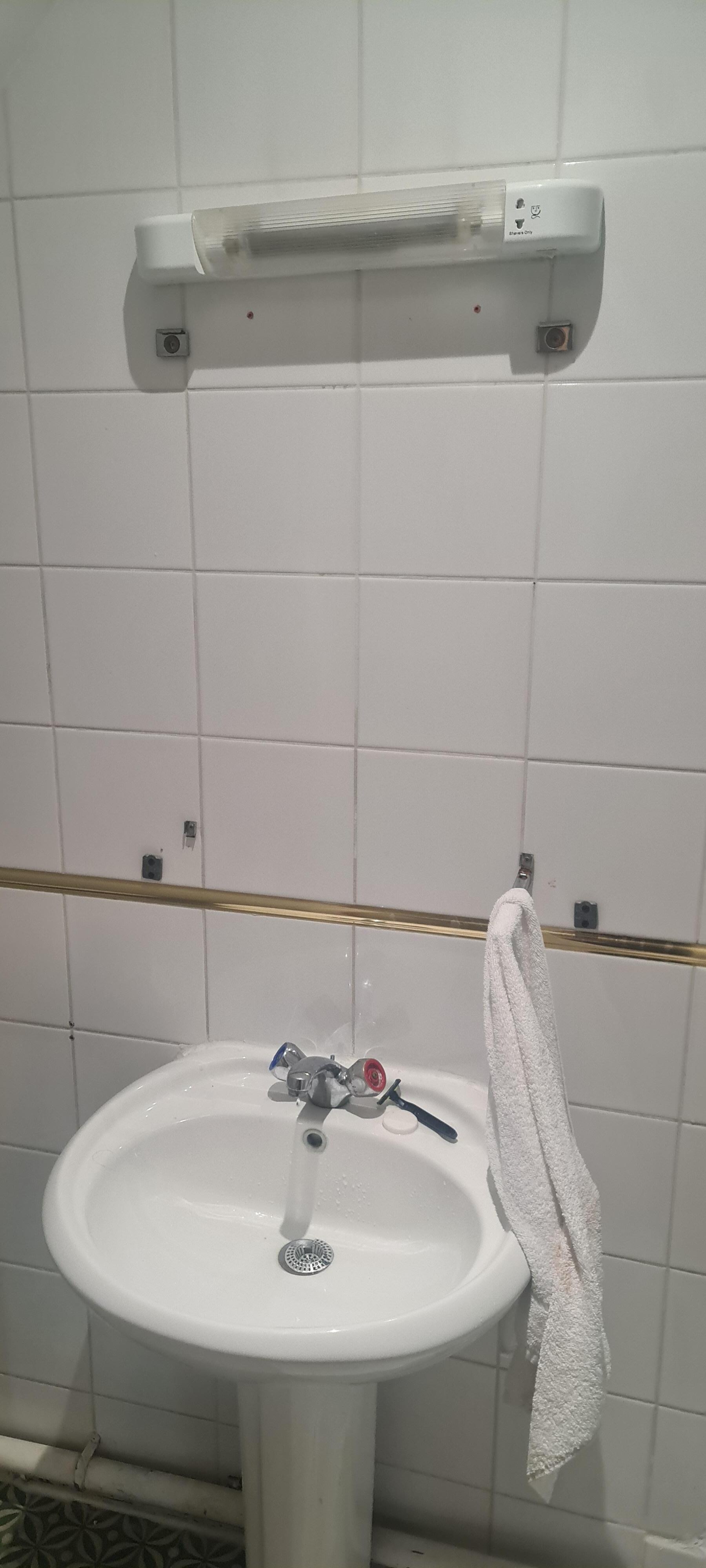 Lavabo sin espejo