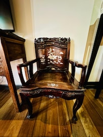 Calligraphy room - chair