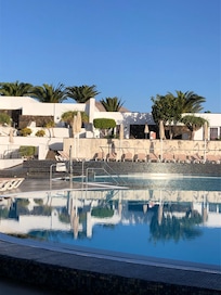 The pool at 9am