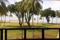 Utsikten fra rom med havutsikt, i Tanjung-bygget.