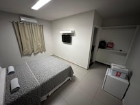 Dormitorio espaçoso.