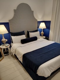 Bedroom with queen bed. Very comfortable