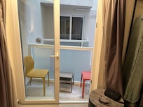 Kan i princip hålla grannen rätt över i handen…