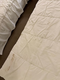 After being reported they’ve just swapped it the the RHS bed in the room