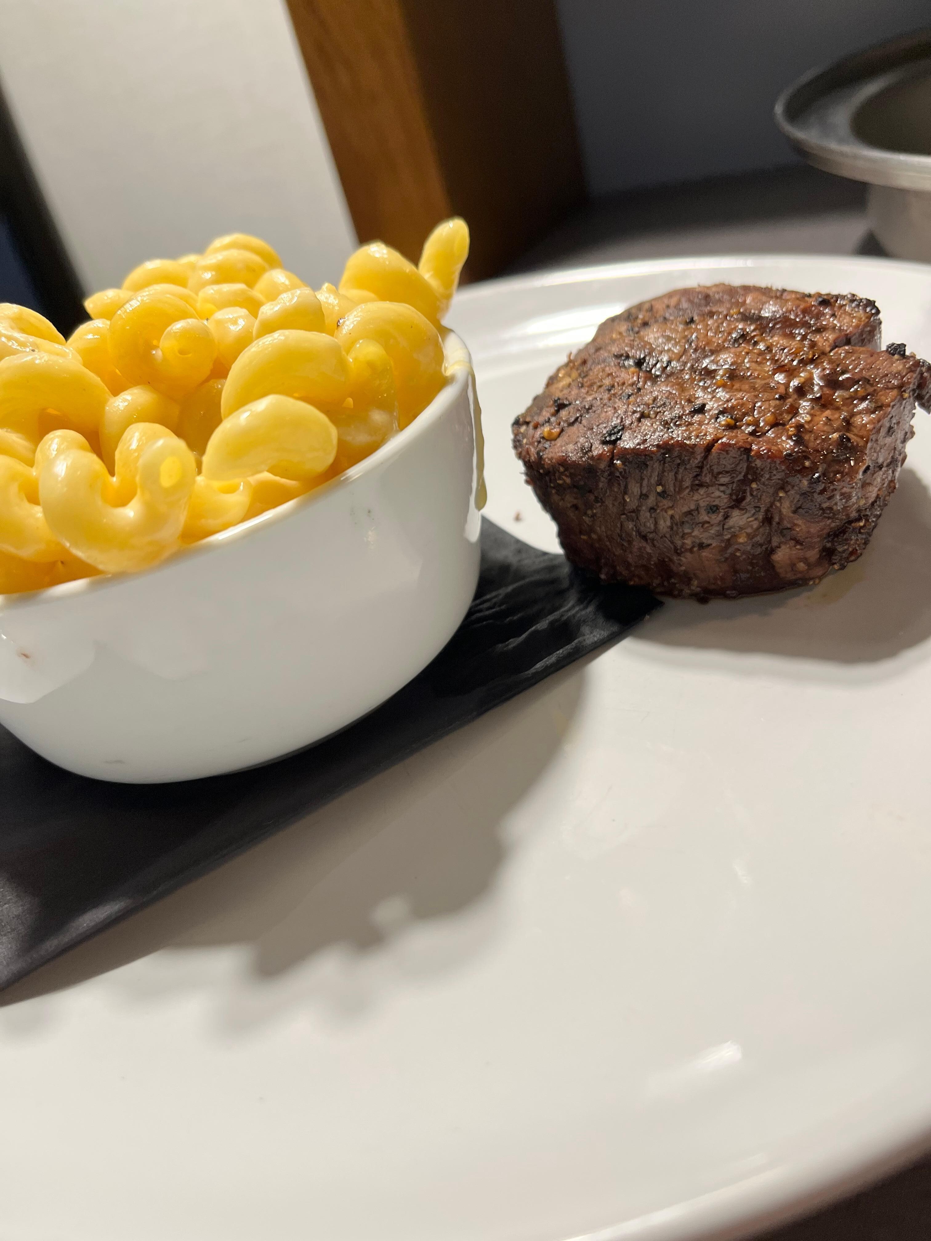 Filet and homemade Mac 🤤