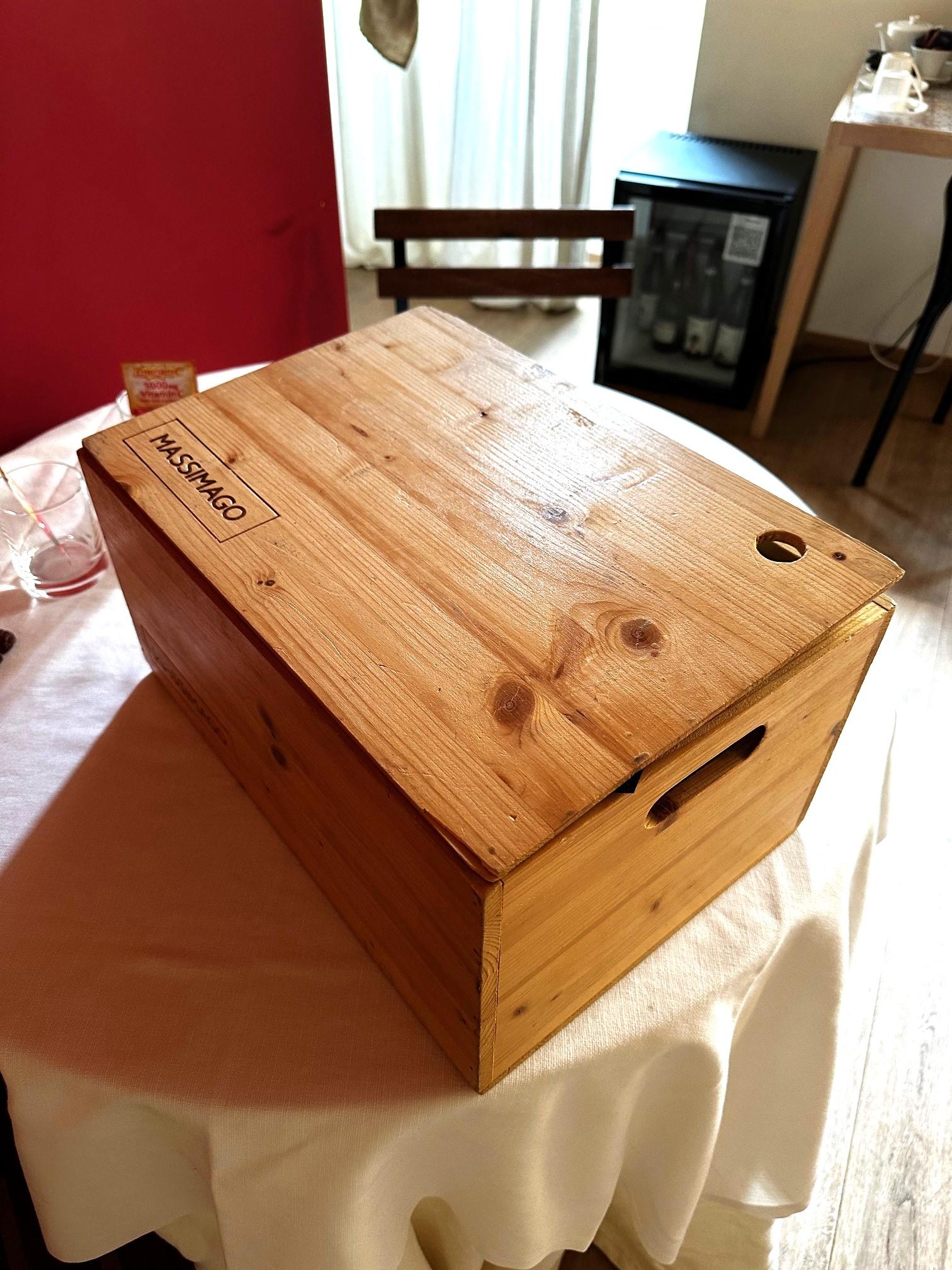 Breakfast in a wine box