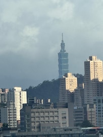 Blick auf den Taipeh Tower aus dem Zimmer