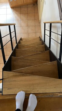 Trappa mellan sovloft och kök