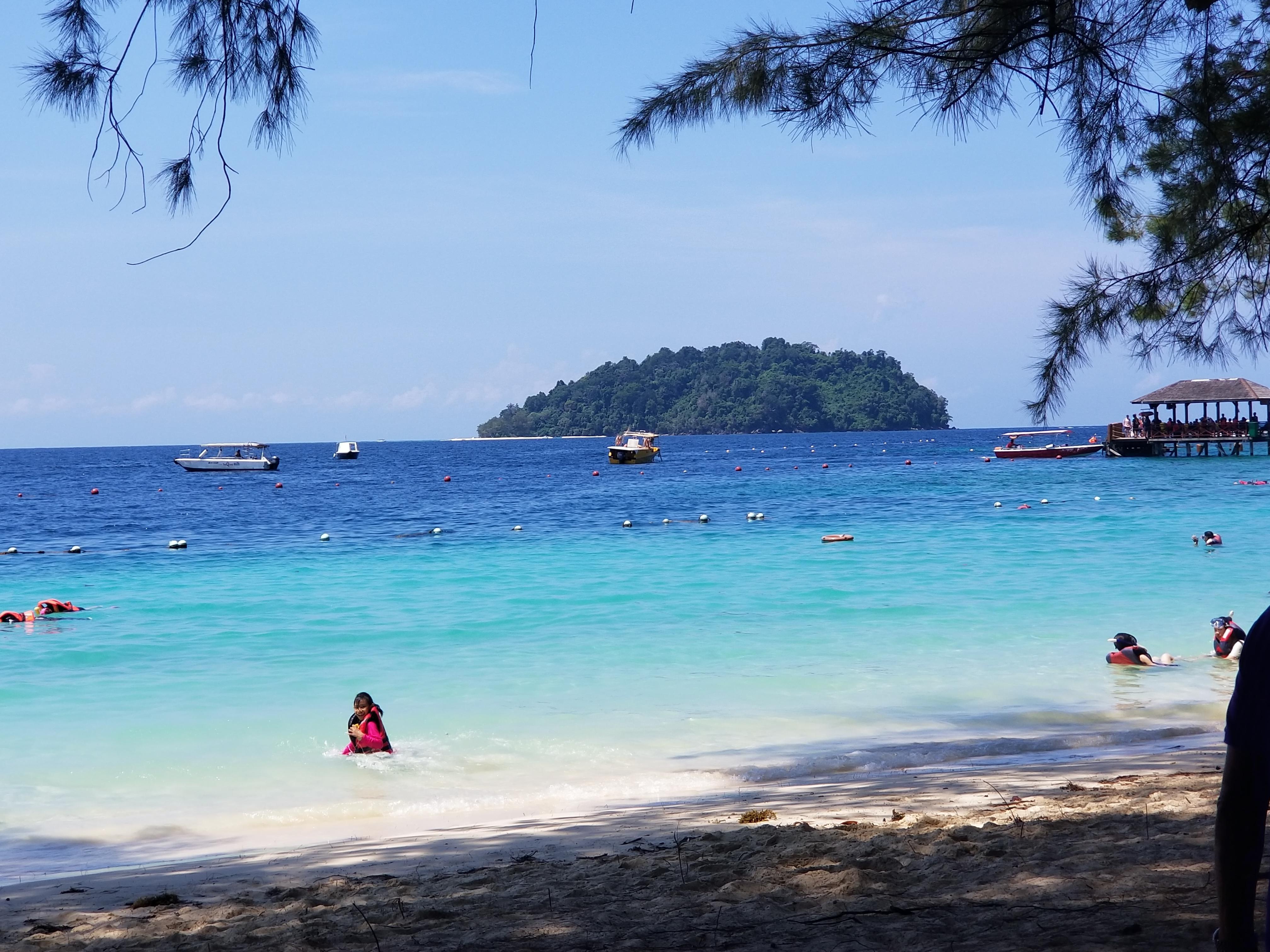 Manukau Island beach/Sabah, Borneo