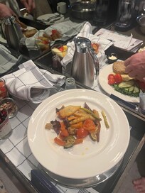 Hyvää ruokaa alakerrassa