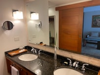 La salle de bain et douche