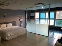 1인 침대 있는 방