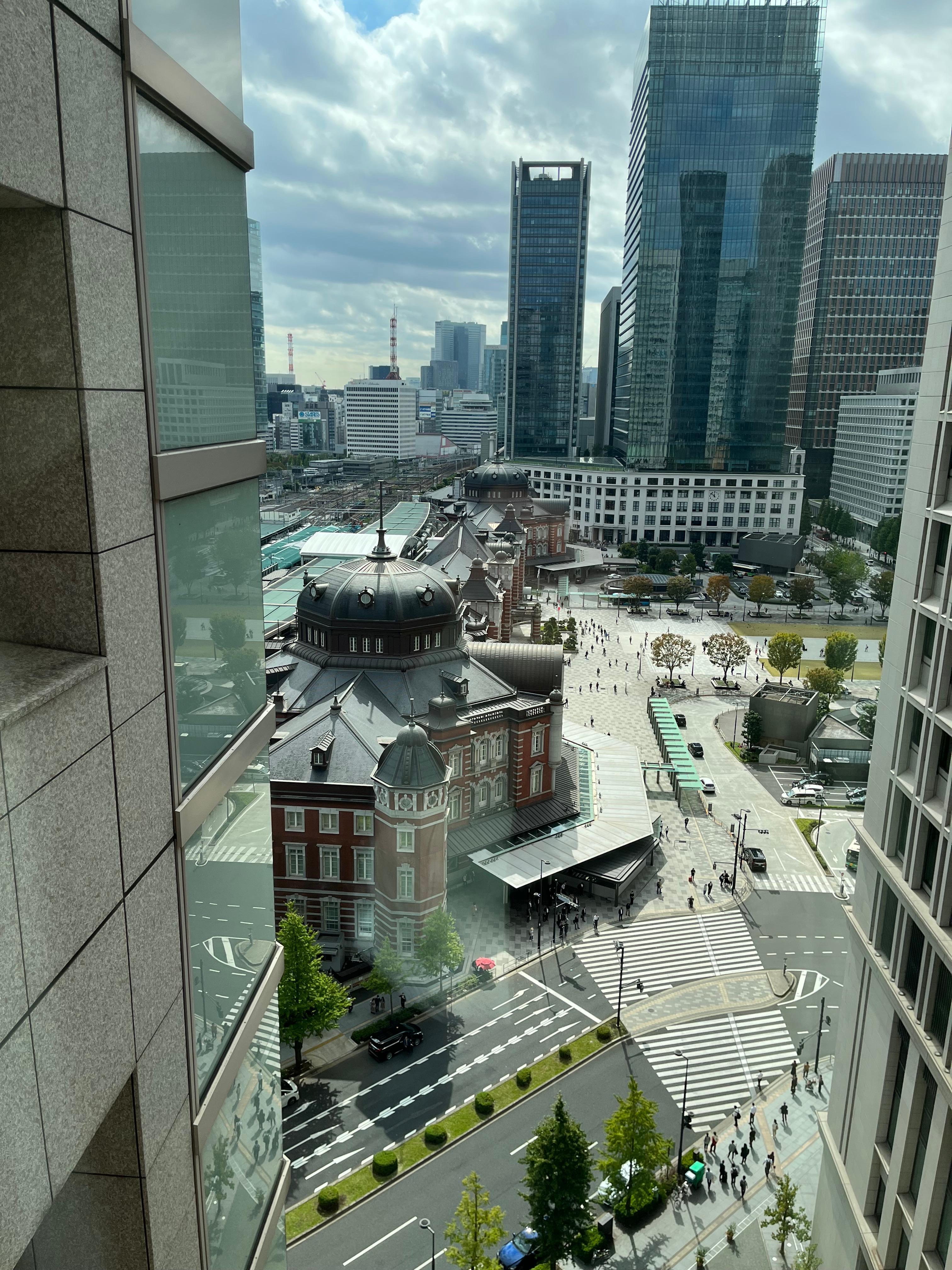 Blick vom Zimmer auf Tokyo Station