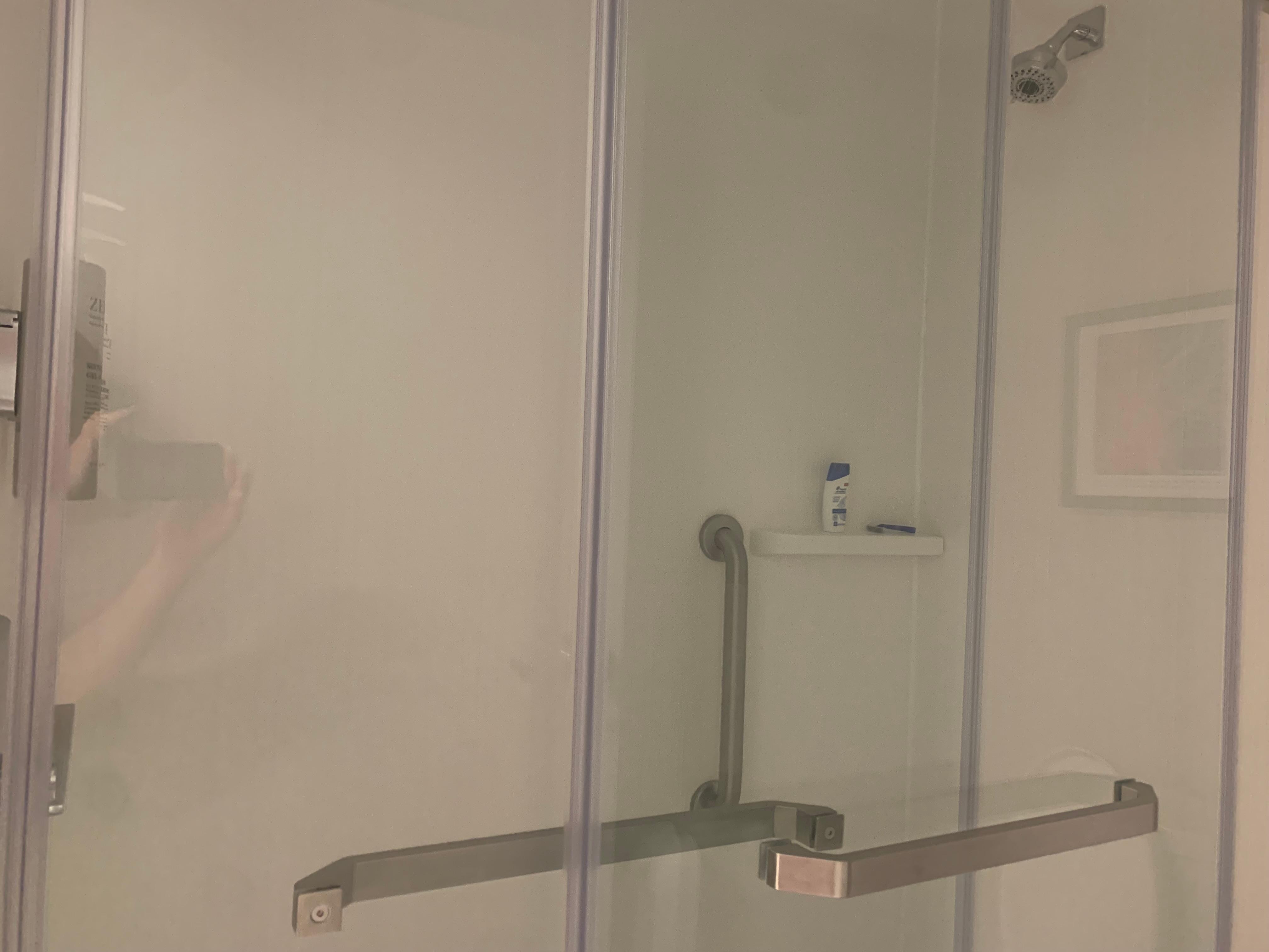 Video tour of the room