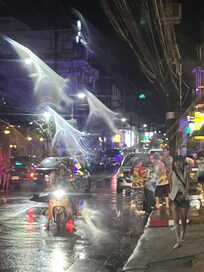 ホテルの前
