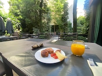Great outdoor dining area