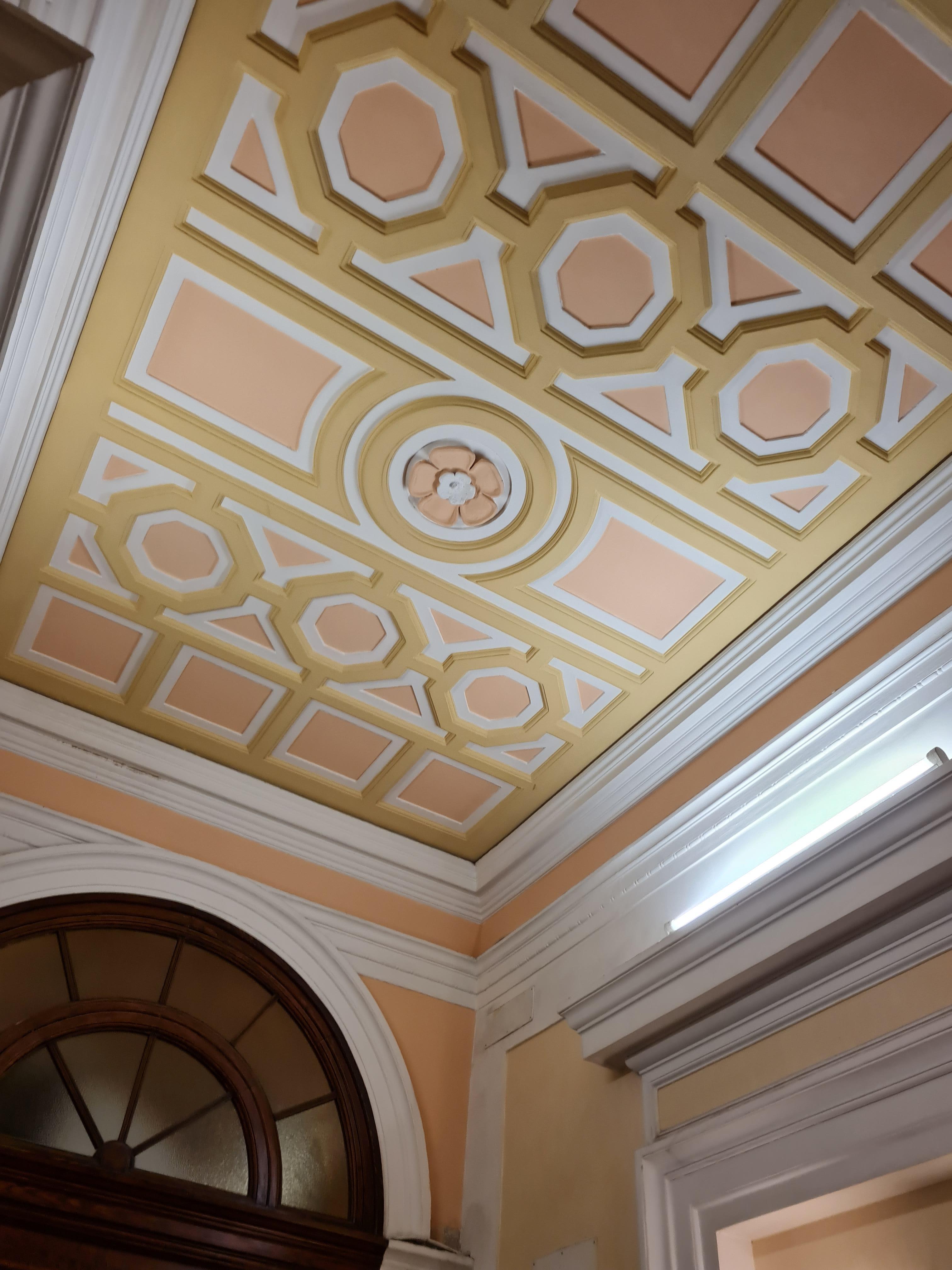 Plafond du hall