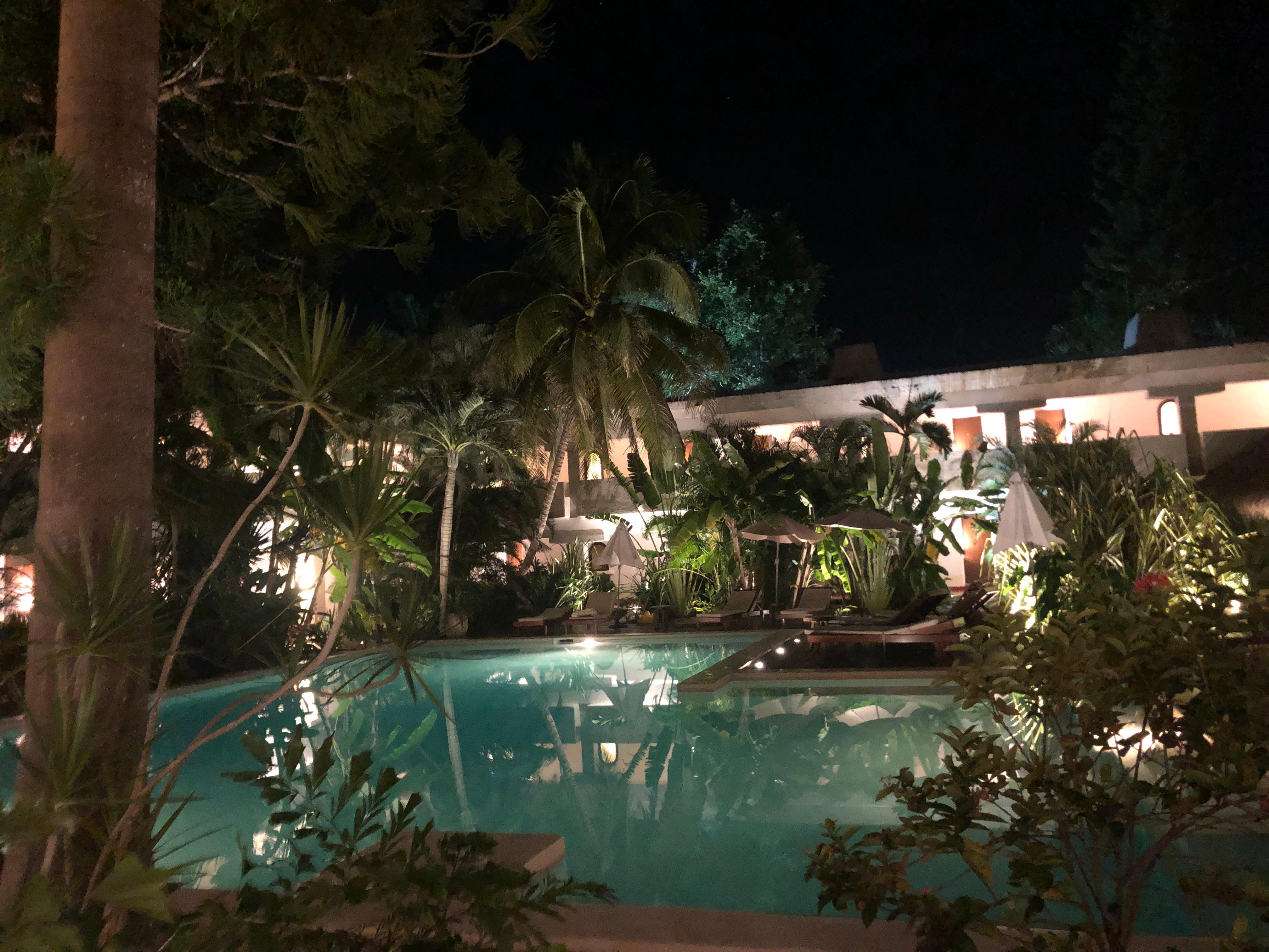 Pool am Abend