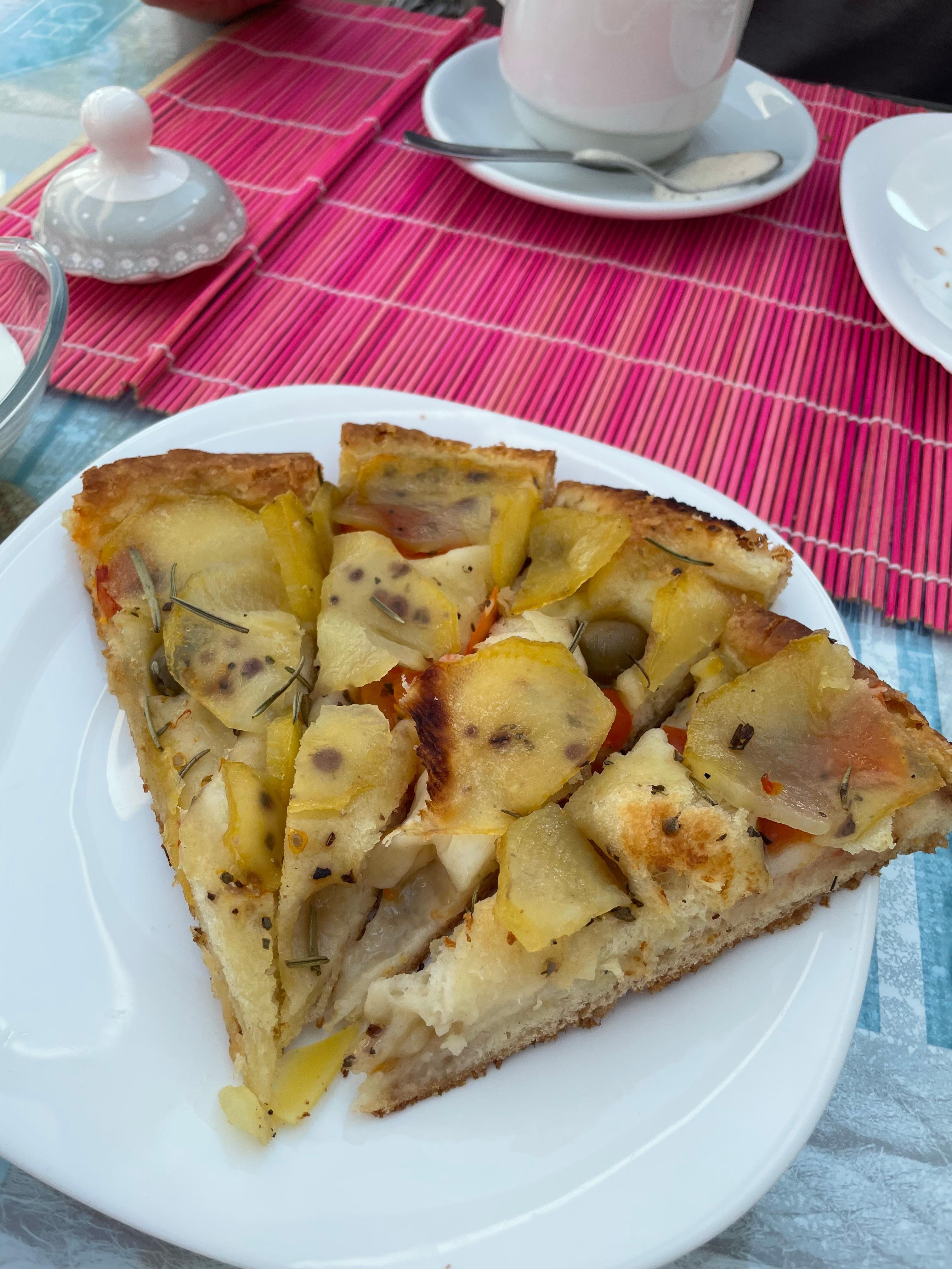 Focaccia com patate e pomodorini 