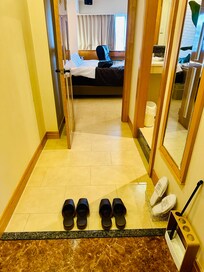 Petites savates à l’entrée
