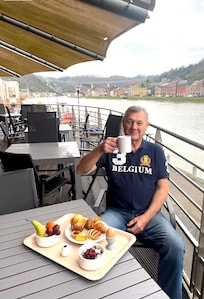 Great Breakfast options with awesome view