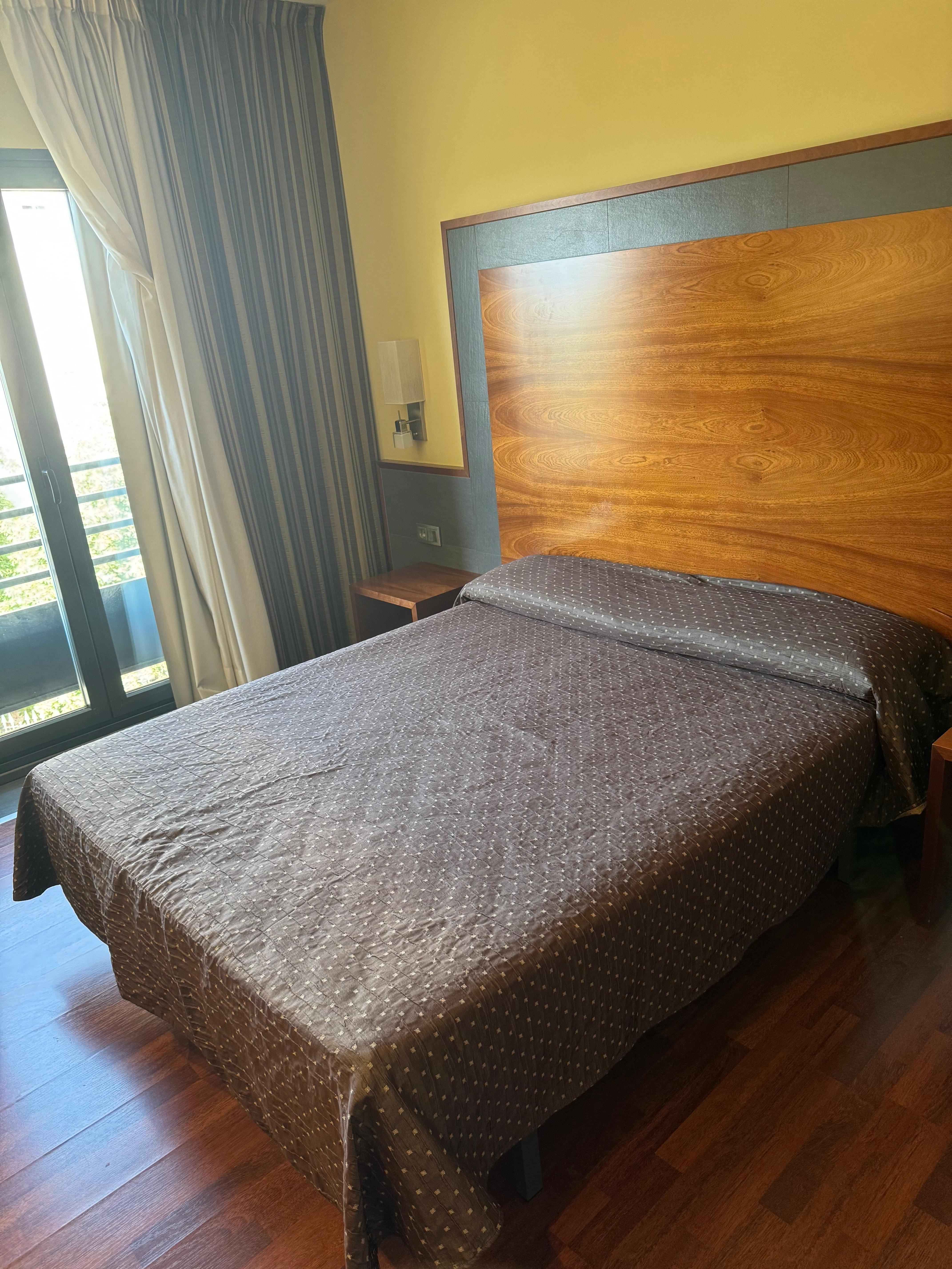 Cama