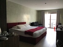 Chambrée spacieuse et confortable .