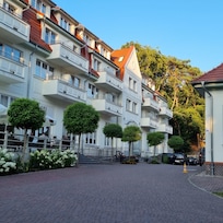 Hotel view, main bulilding.